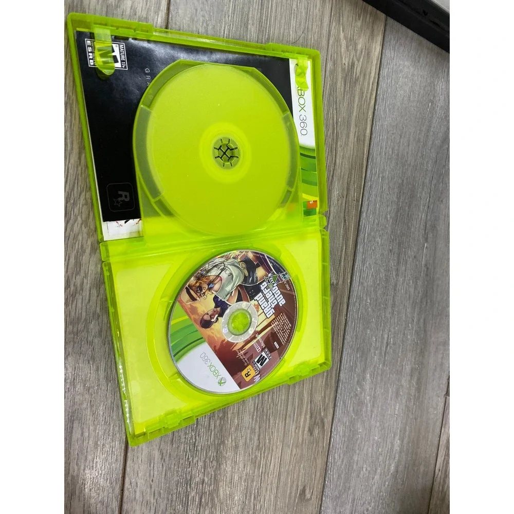 Grand Theft Auto V GTA 5 Microsoft Xbox 360 Complete With Manual 2-Disc Set 2013
